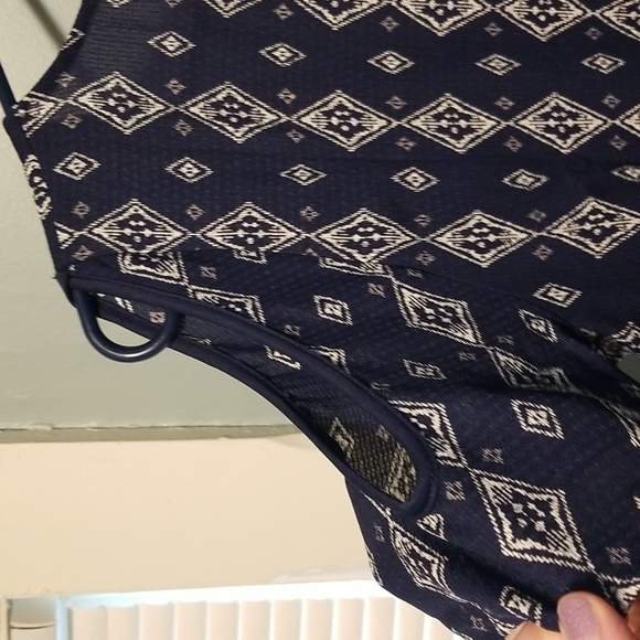 White Birch Jumpsuit - Shorts and Short sleeved - Size M - EUC - Picture 4 of 5